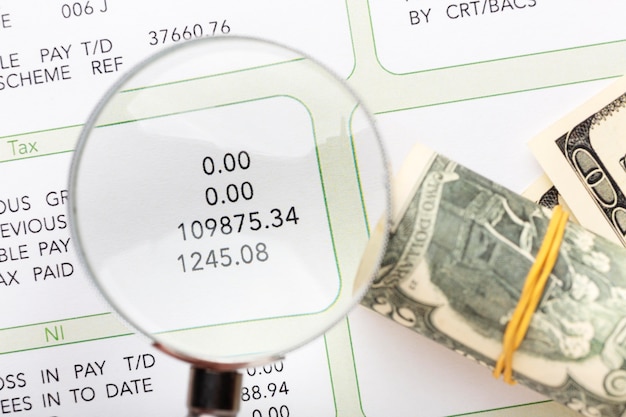 Understanding the Federal Funds Rate: Current Figures, Determination Process, and Historical Trends